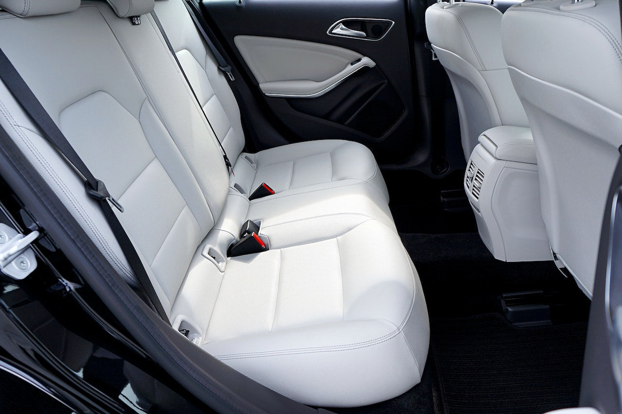 Leather Car Seats vs. Fabric Car Seats: Which One is Right for You?