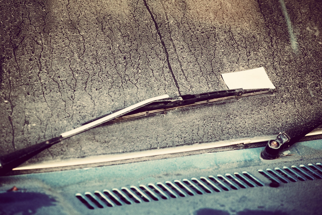 5 Signs That It's Time To Change Your Car Wiper Blades (Must Read!)